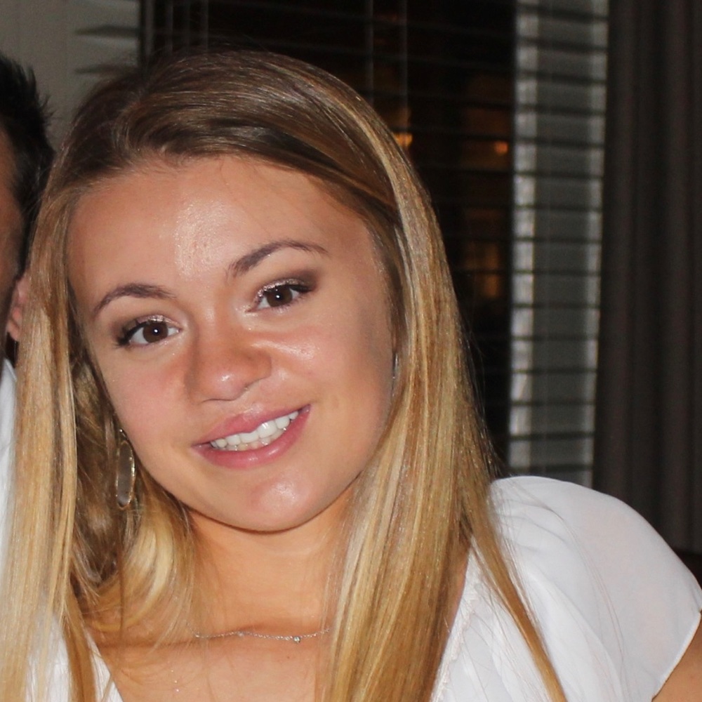 Meet your Posher, Isabella